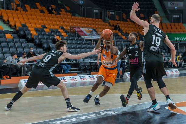 稳固的防守 稳固的防守