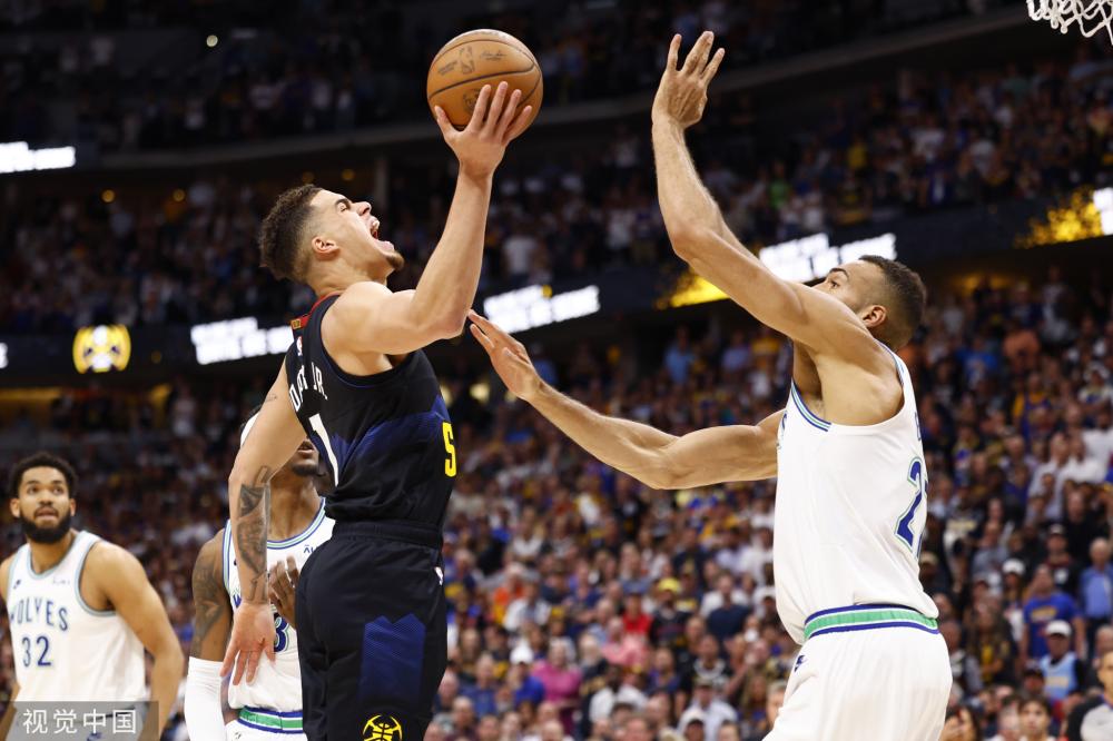 由主力前锋 由主力前锋